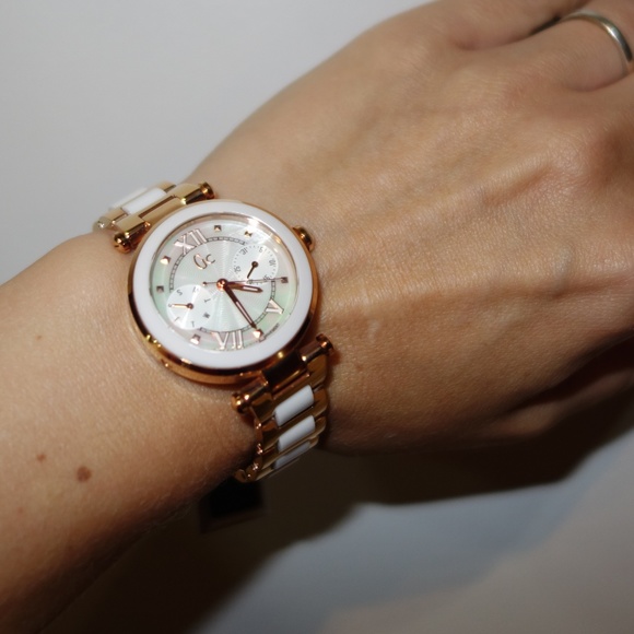 GC Guess Collection Ladychic Rose Gold Ceramics - Picture 8 of 10